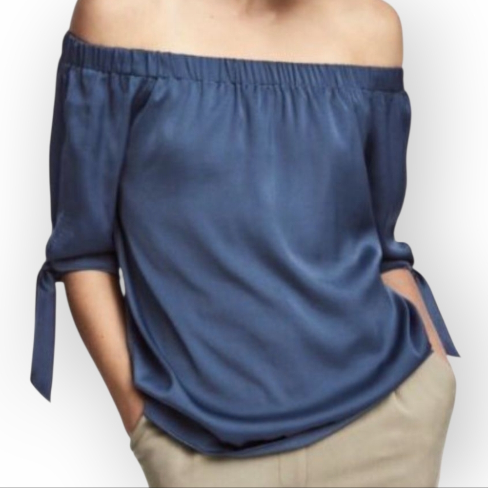H&M Womens Size 6 Blue Off Shoulder Blouse